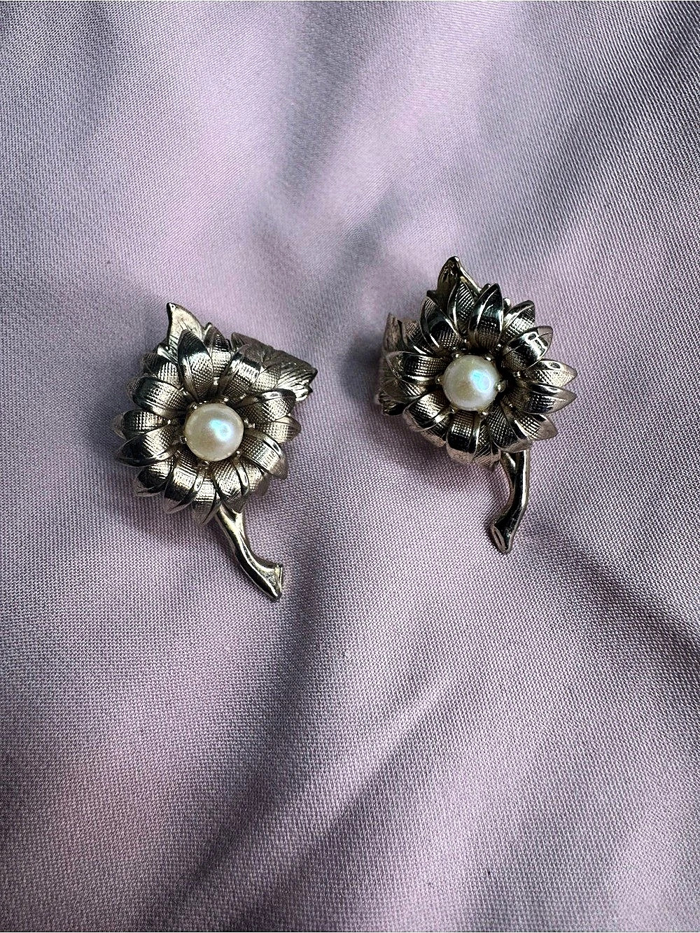 Vintage mid century Floral Earings